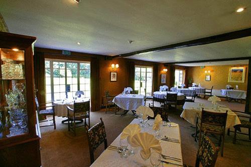The Three Cocks Coaching Inn Glasbury Экстерьер фото