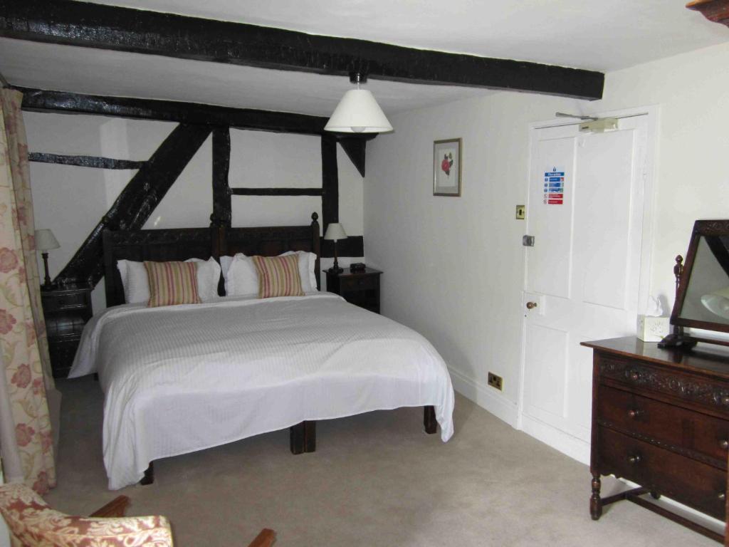 The Three Cocks Coaching Inn Glasbury Номер фото